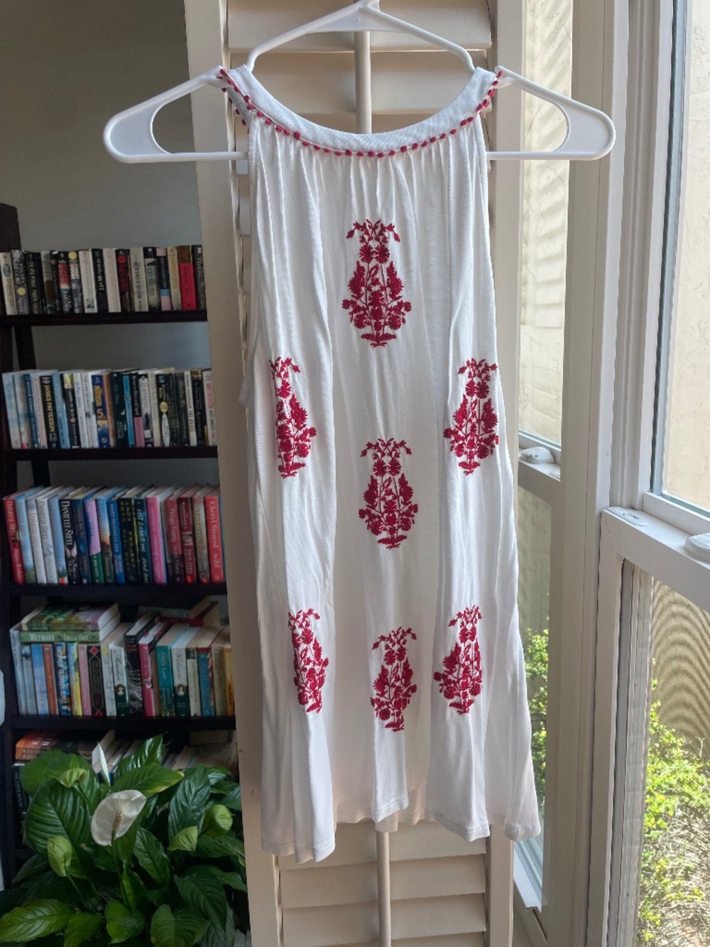 Loft sleeveless berry colored embroidered top